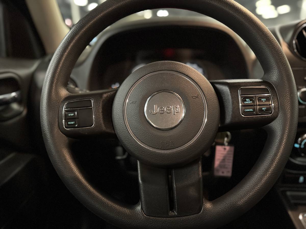 2015 Jeep Patriot Sport photo 30