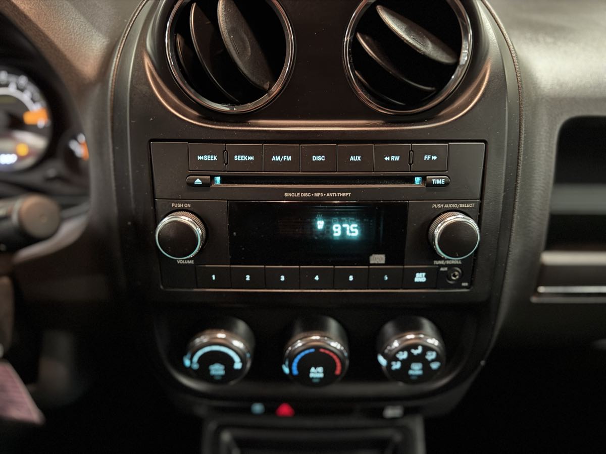 2015 Jeep Patriot Sport photo 32