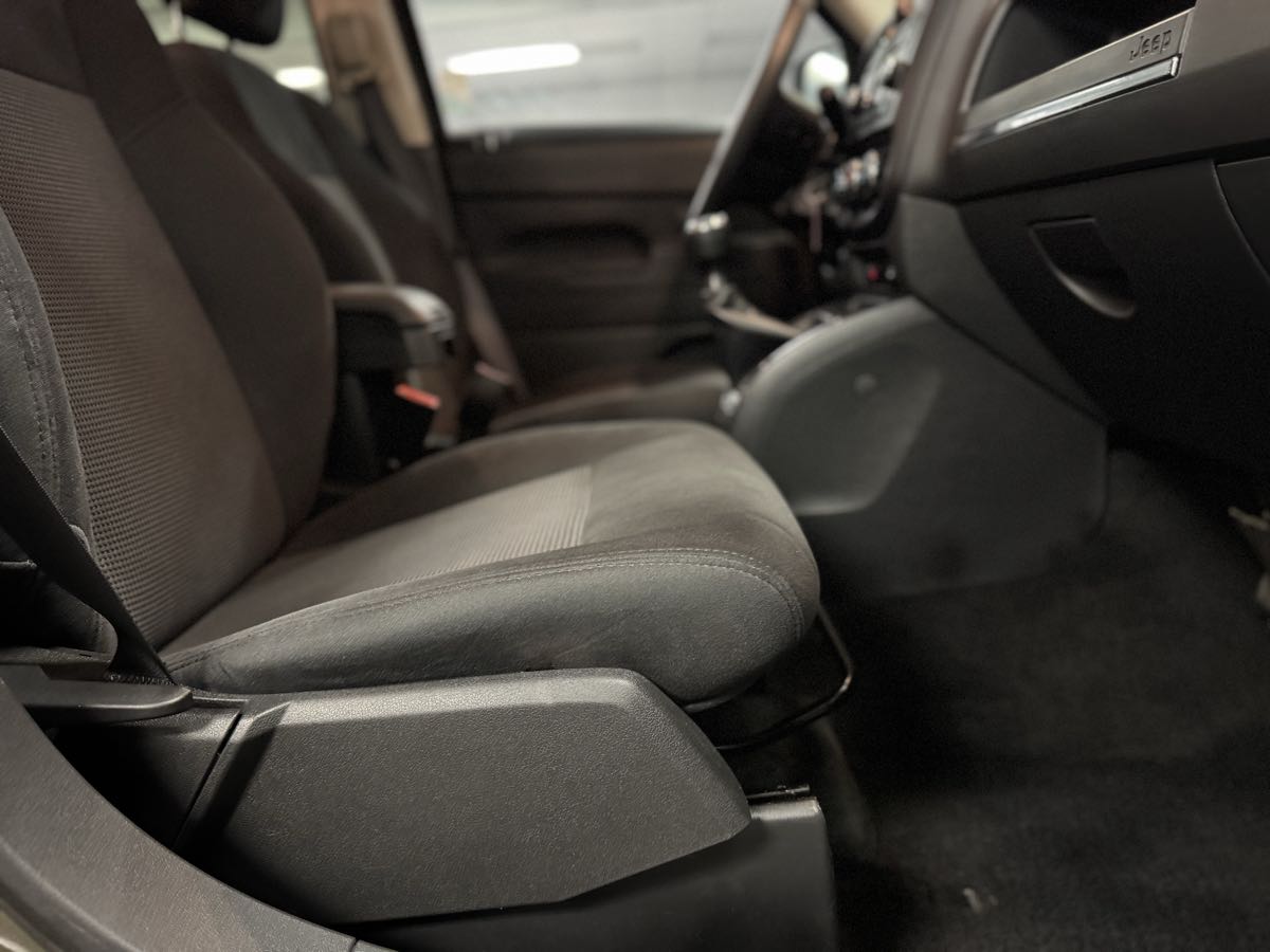 2015 Jeep Patriot Sport photo 35