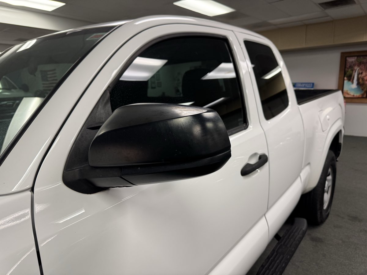 2017 Toyota Tacoma SR photo 5