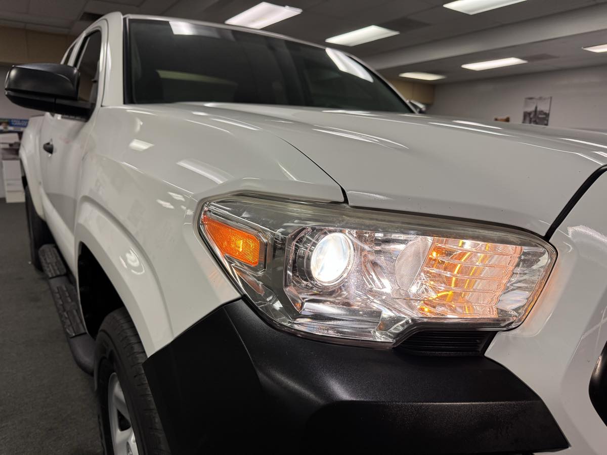 2017 Toyota Tacoma SR photo 11