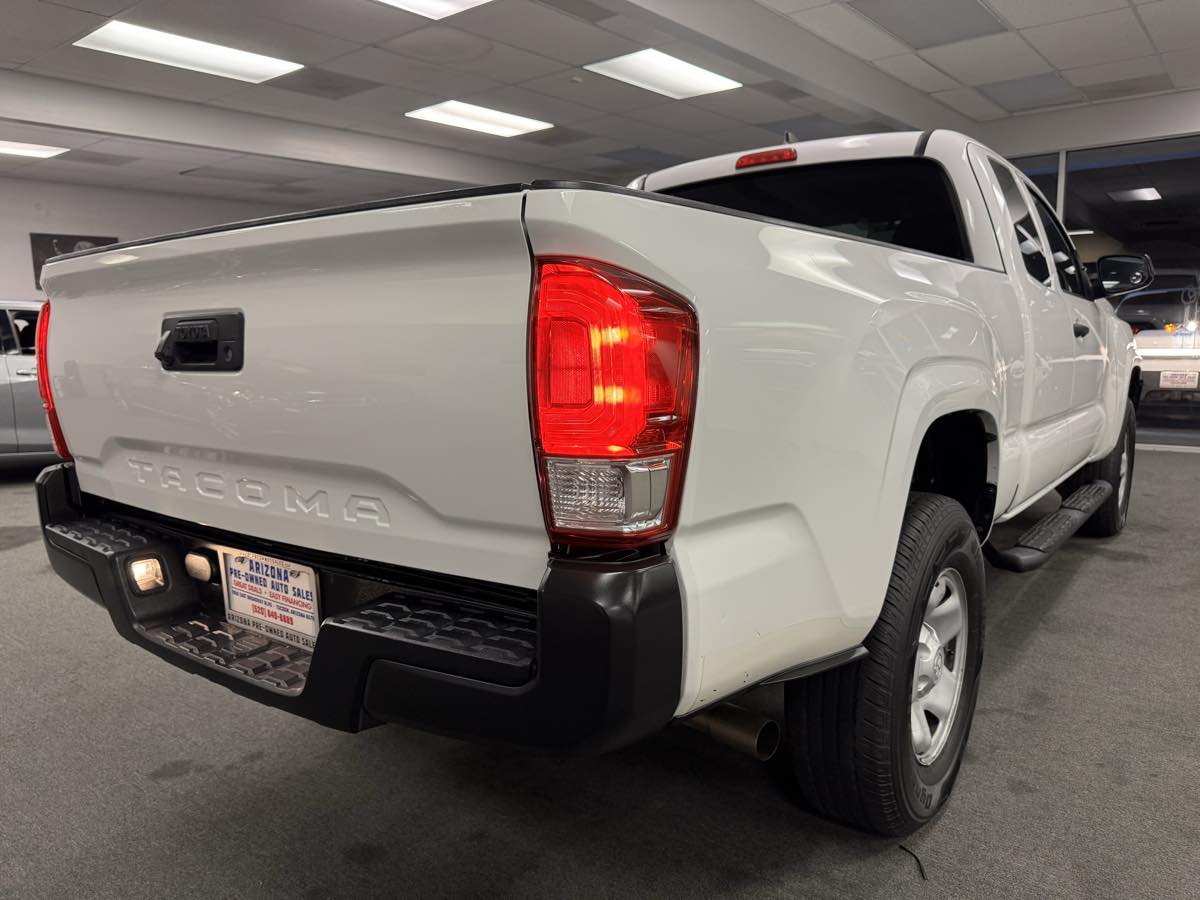 2017 Toyota Tacoma SR photo 16