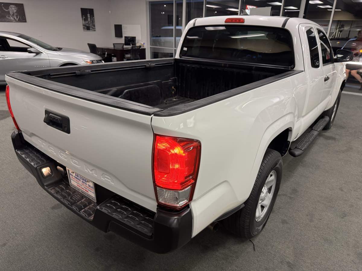 2017 Toyota Tacoma SR photo 17