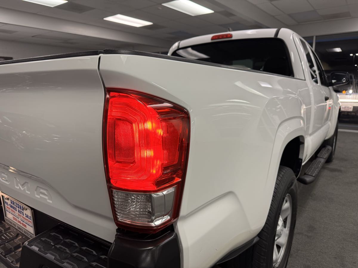 2017 Toyota Tacoma SR photo 18