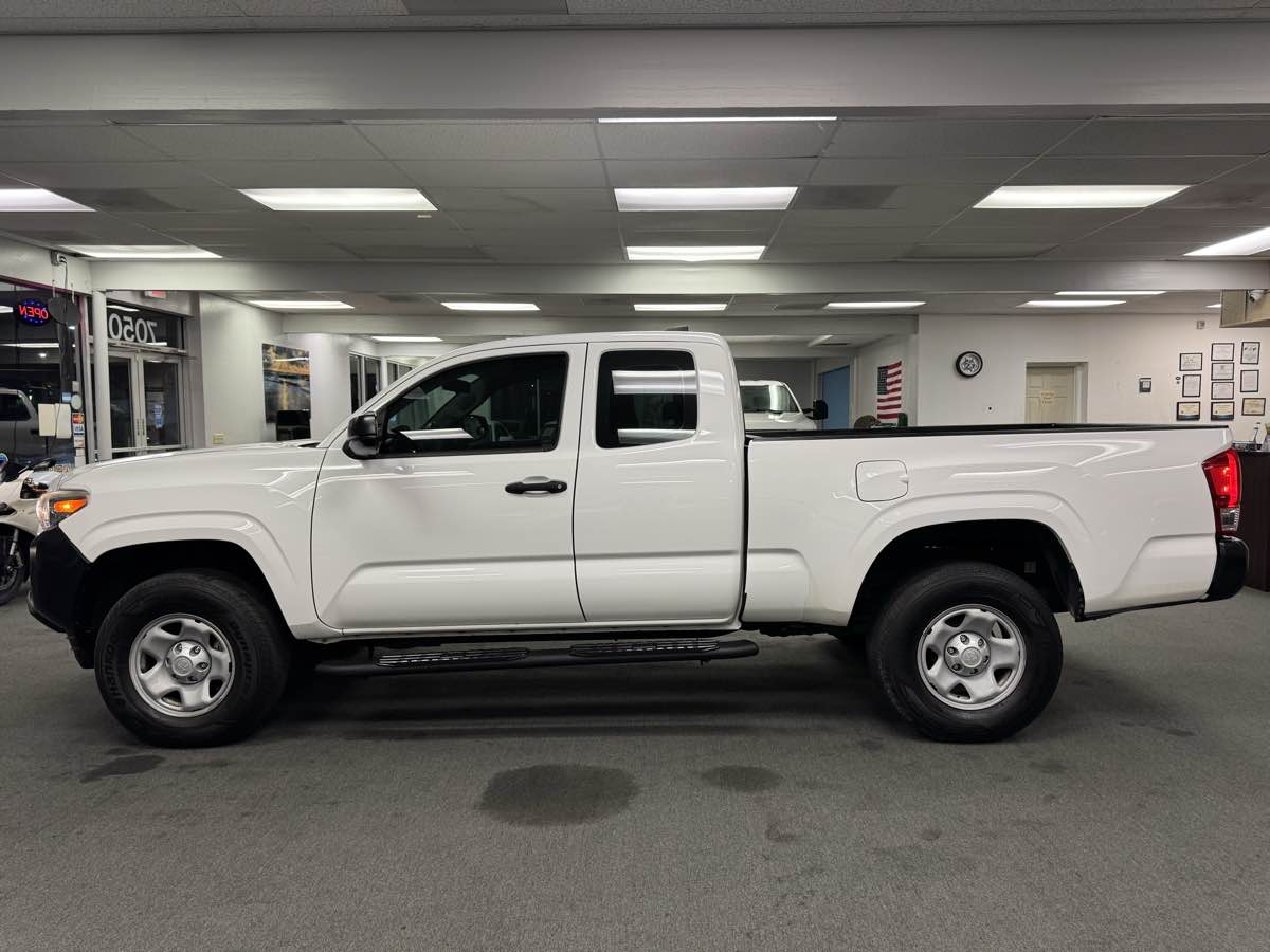 2017 Toyota Tacoma SR photo 25