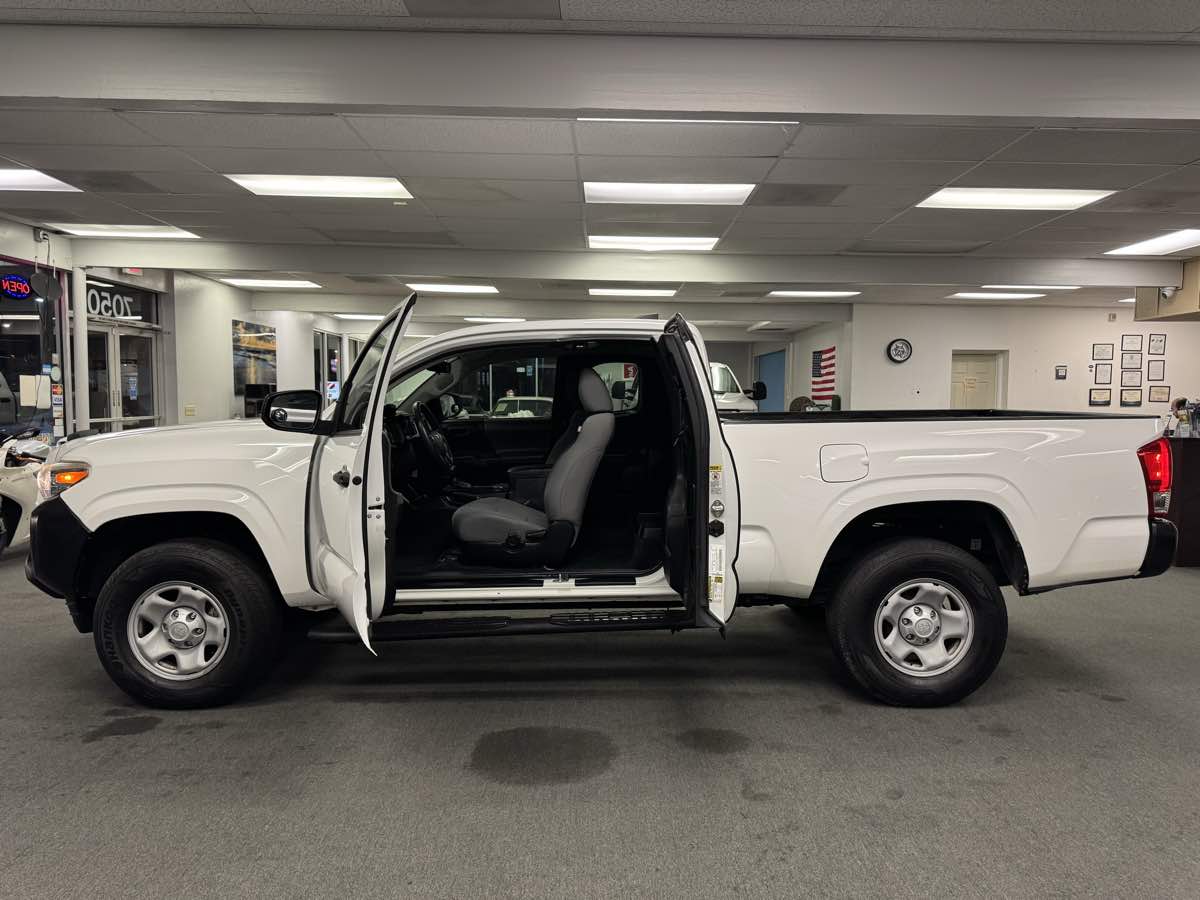2017 Toyota Tacoma SR photo 26
