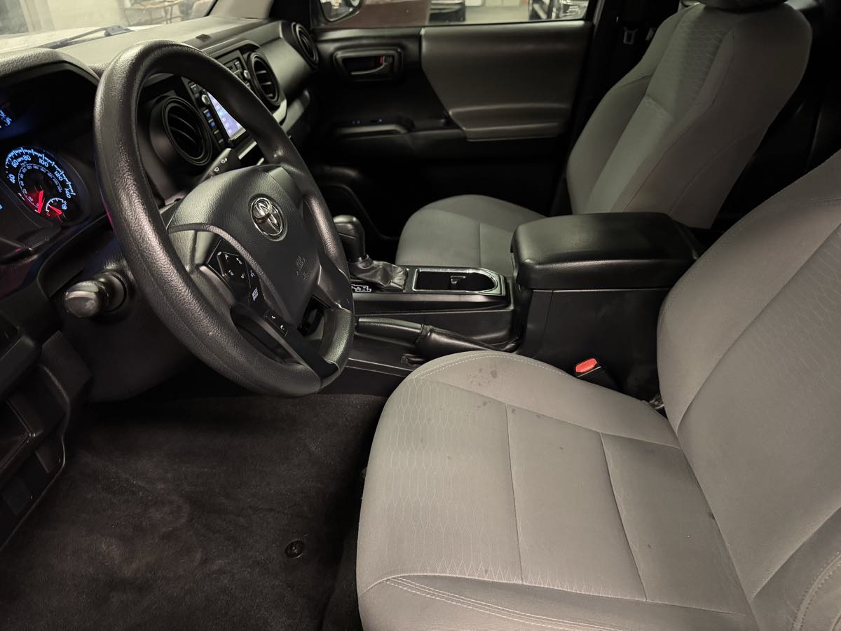 2017 Toyota Tacoma SR photo 31