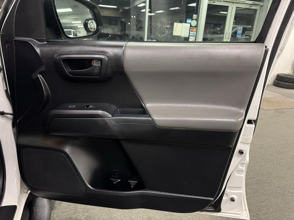 2017 Toyota Tacoma SR photo 42