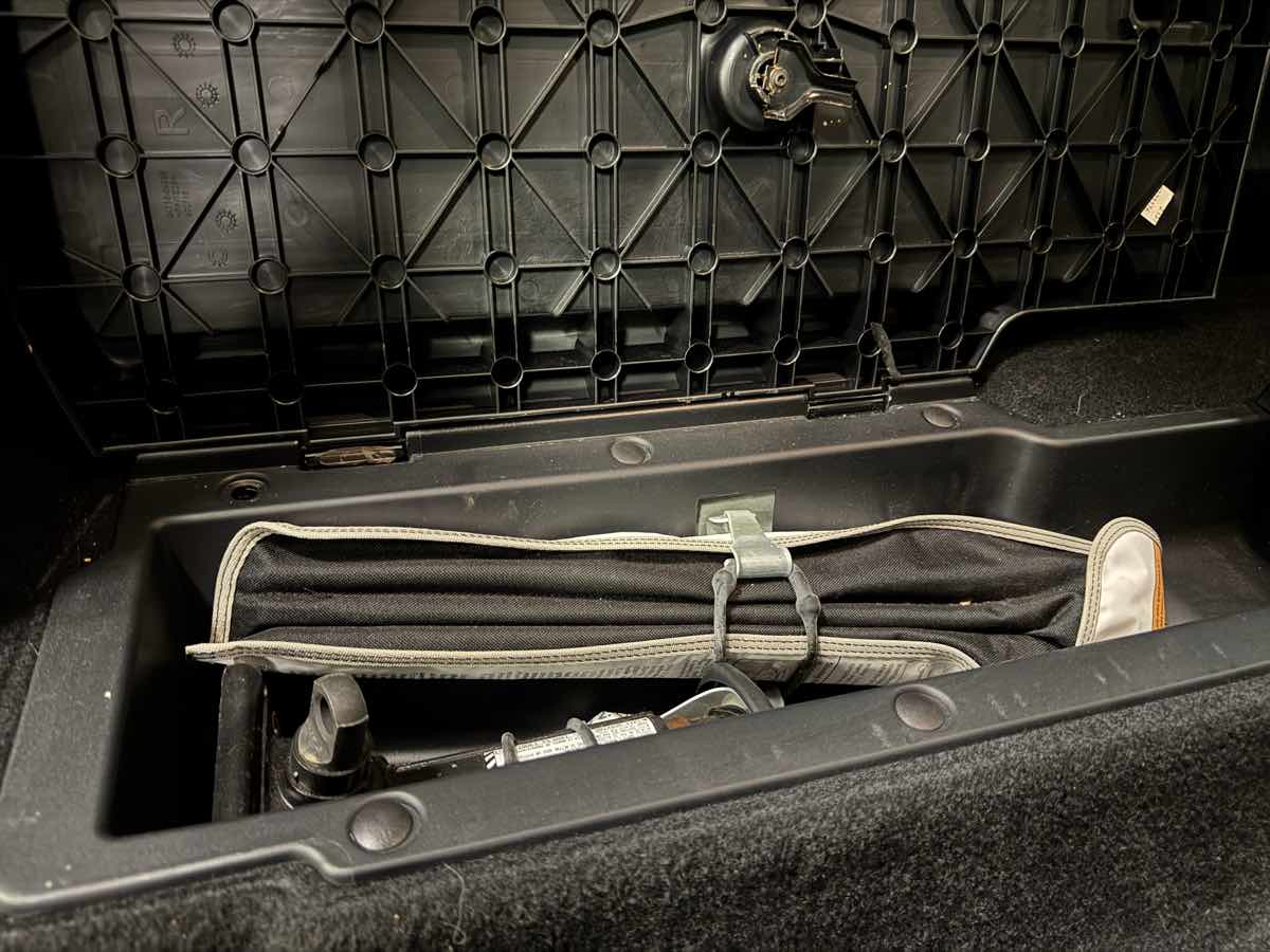 2017 Toyota Tacoma SR photo 48