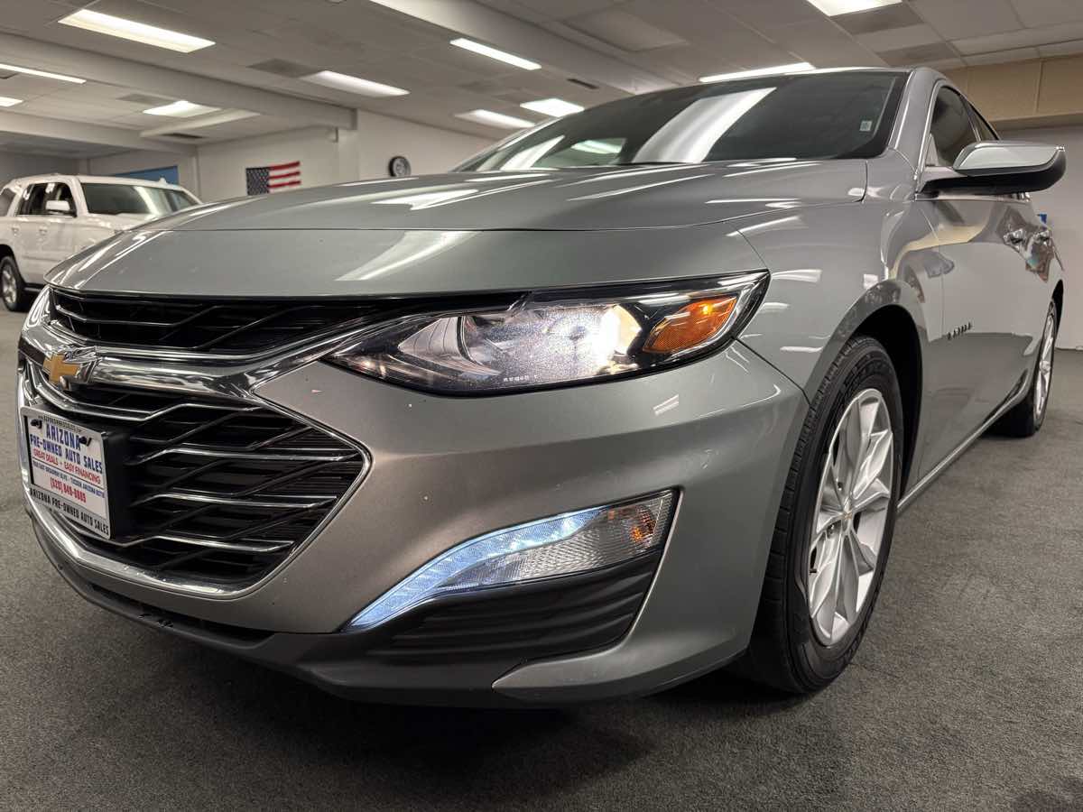 2023 Chevrolet Malibu 1LT photo 2