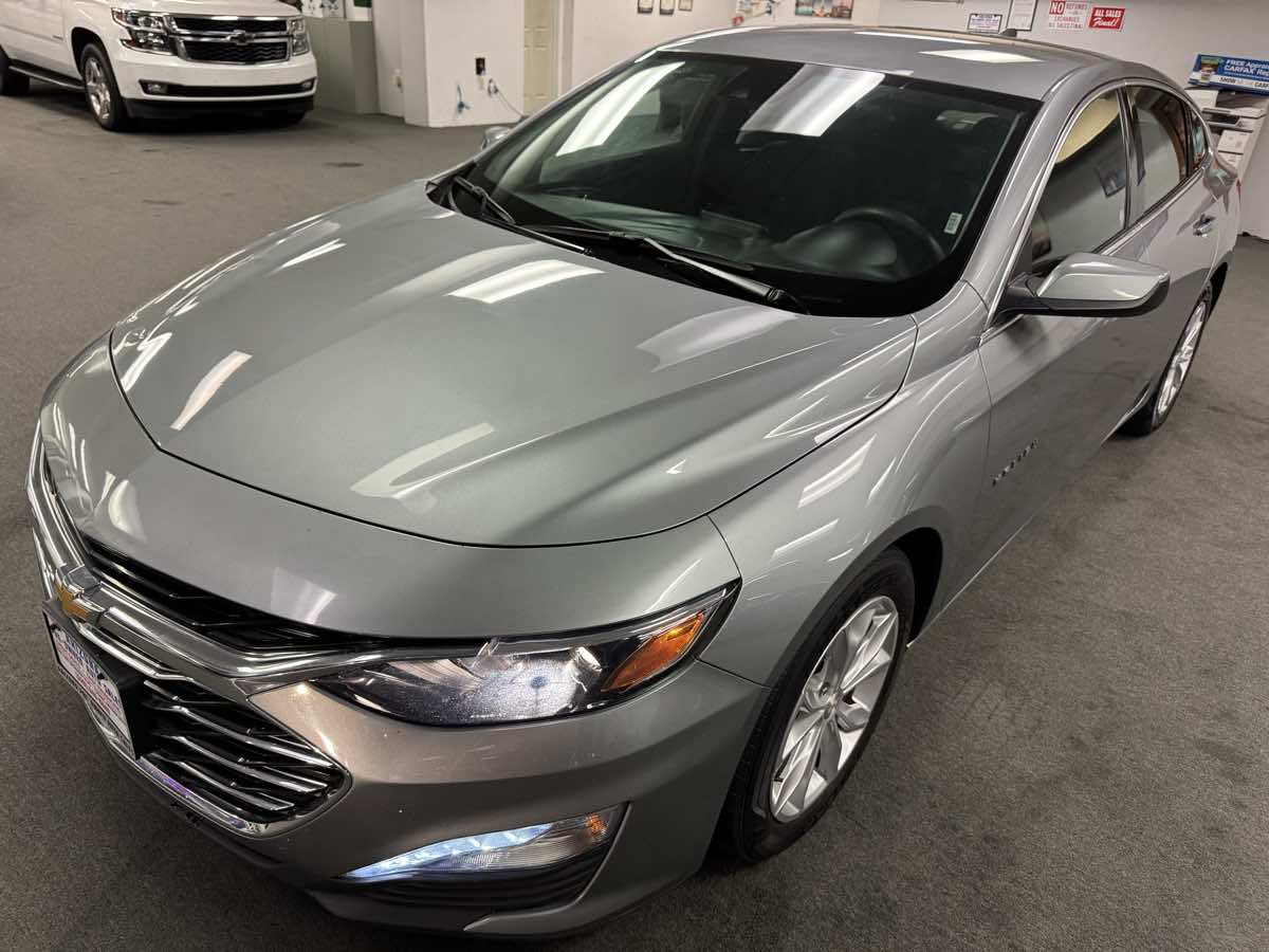2023 Chevrolet Malibu 1LT photo 3