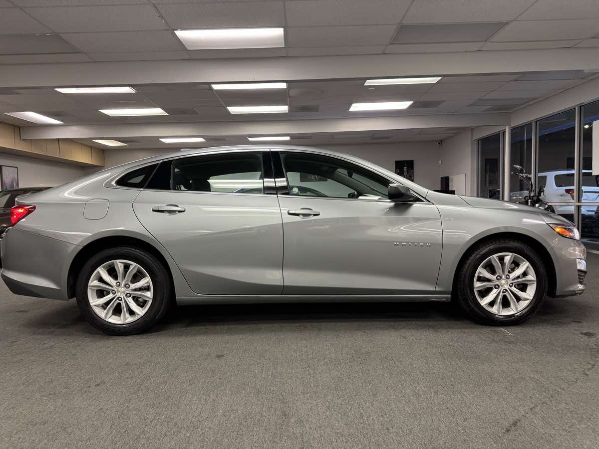 2023 Chevrolet Malibu 1LT photo 13