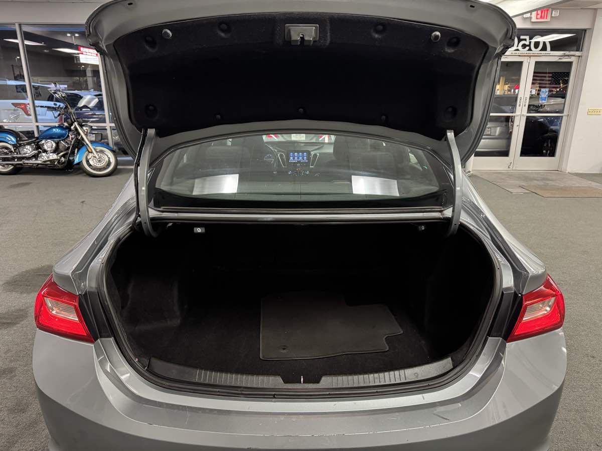 2023 Chevrolet Malibu 1LT photo 21