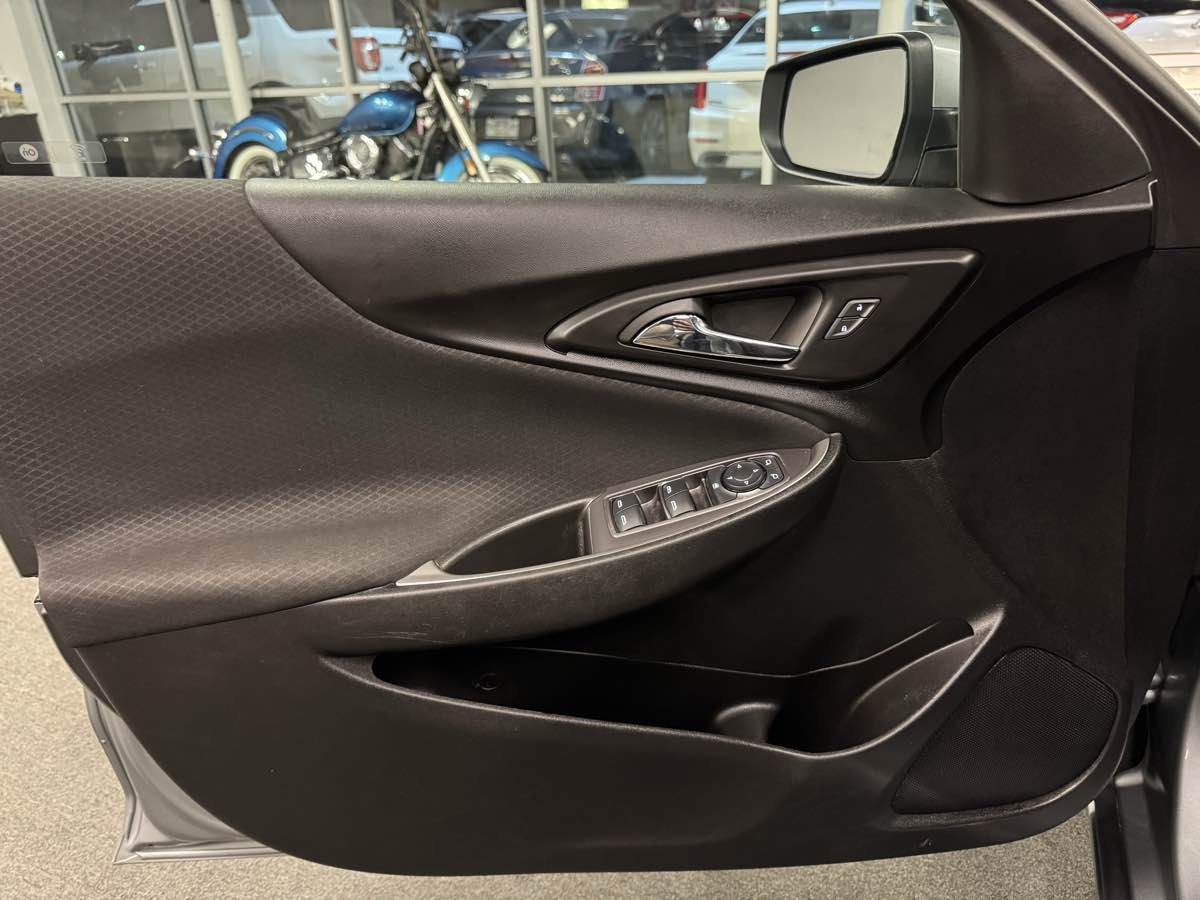 2023 Chevrolet Malibu 1LT photo 28