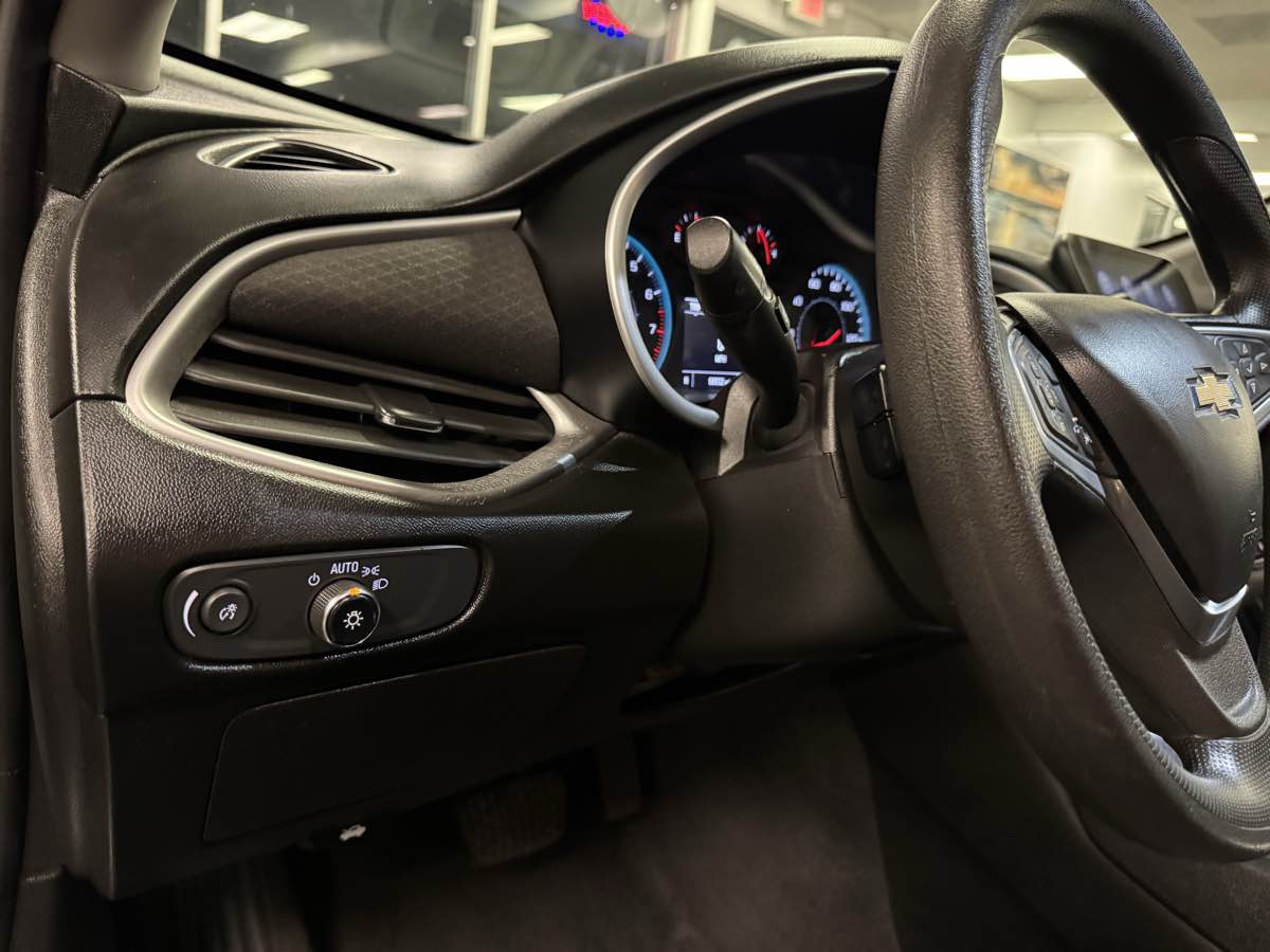 2023 Chevrolet Malibu 1LT photo 30