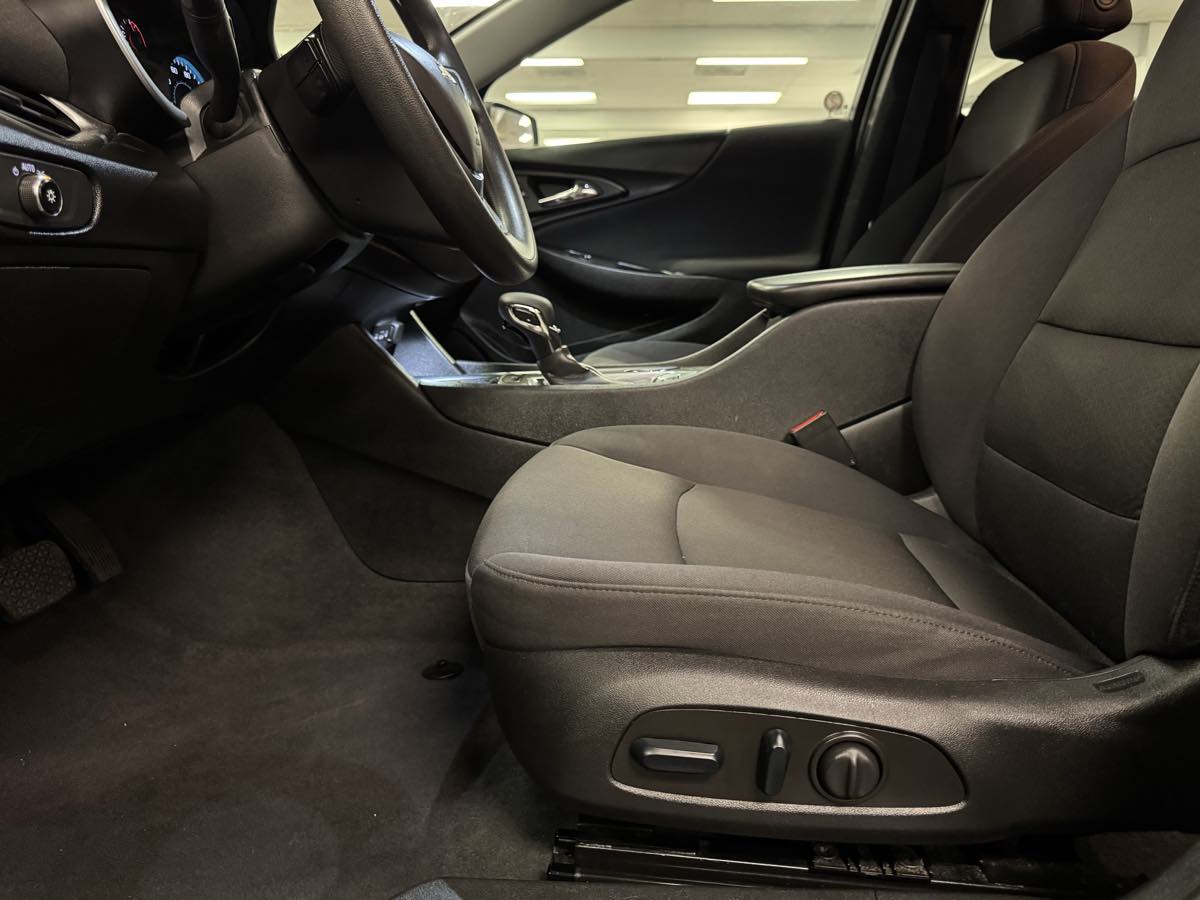 2023 Chevrolet Malibu 1LT photo 31