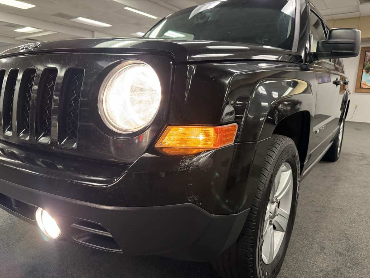 2016 Jeep Patriot Latitude photo 3