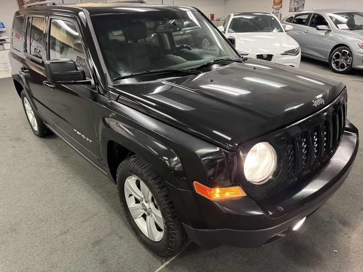2016 Jeep Patriot Latitude photo 9