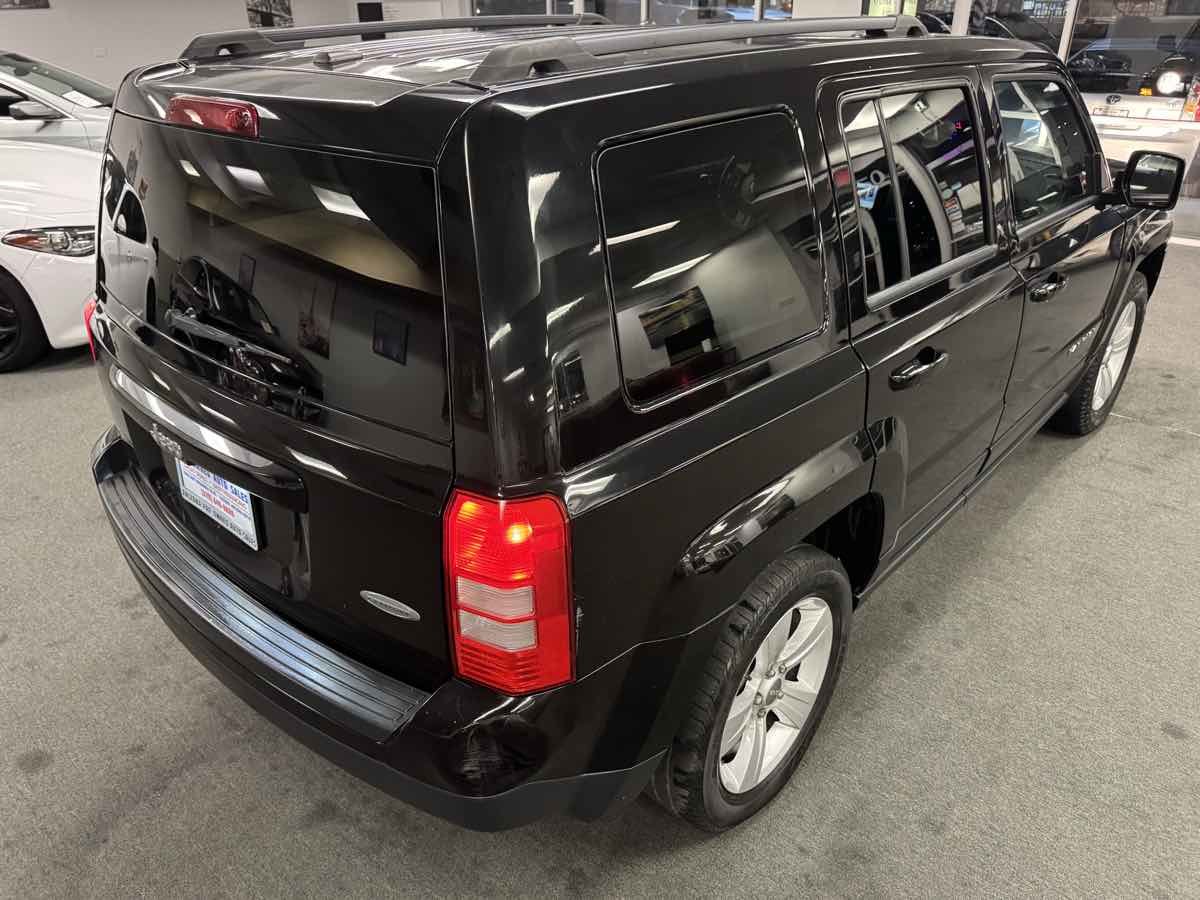 2016 Jeep Patriot Latitude photo 14