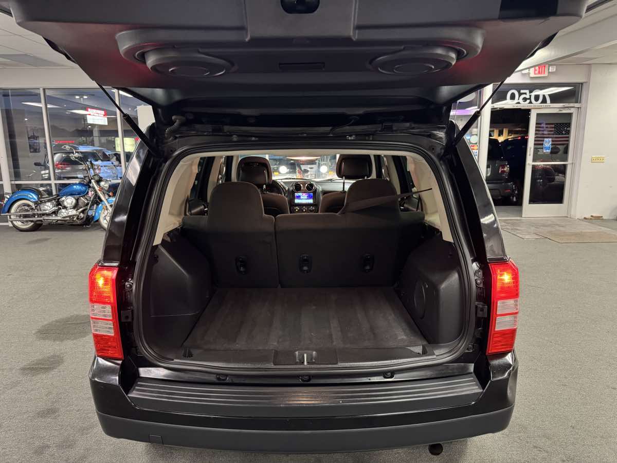 2016 Jeep Patriot Latitude photo 17