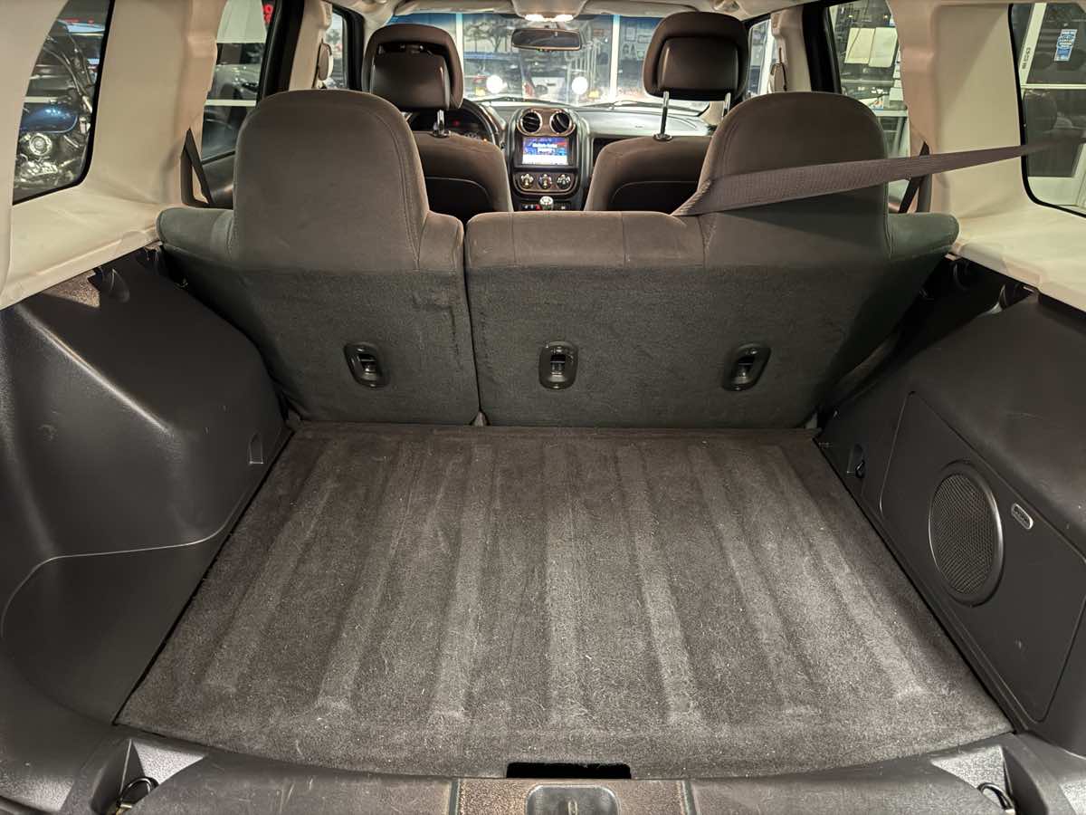 2016 Jeep Patriot Latitude photo 18