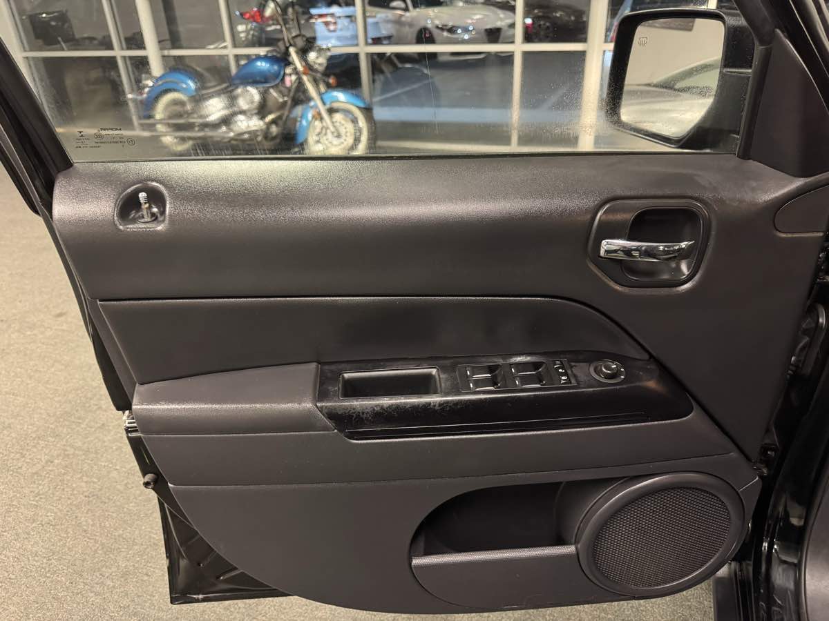2016 Jeep Patriot Latitude photo 24