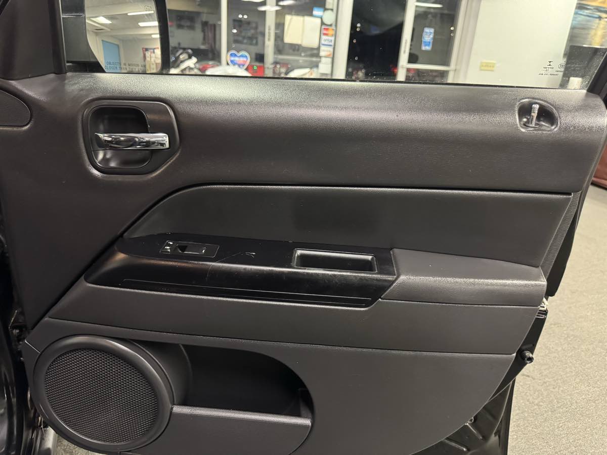 2016 Jeep Patriot Latitude photo 36
