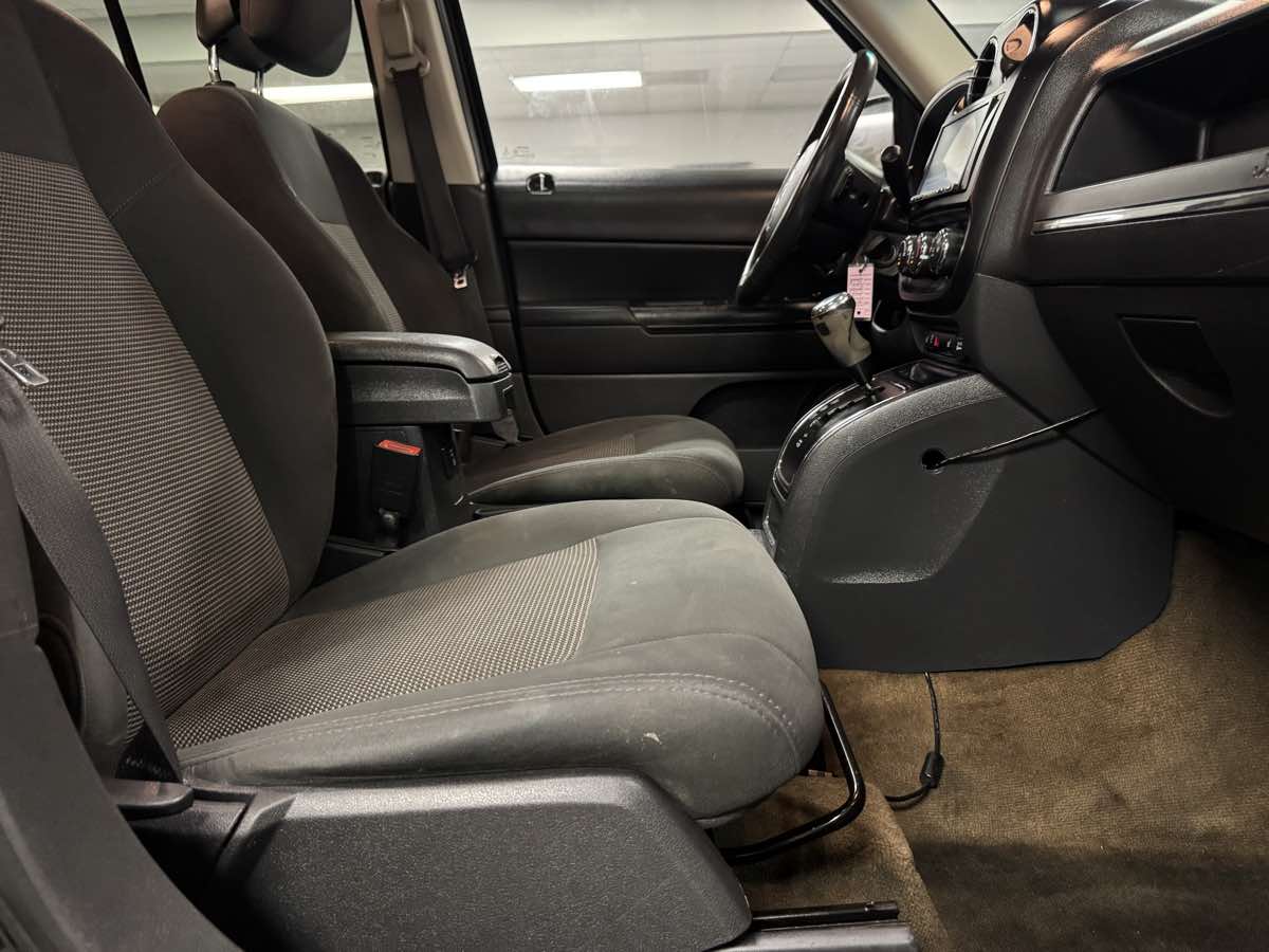 2016 Jeep Patriot Latitude photo 37