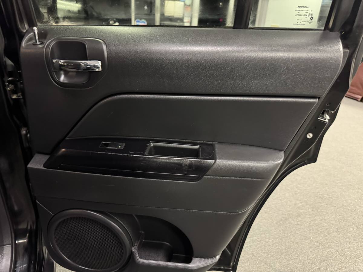 2016 Jeep Patriot Latitude photo 40