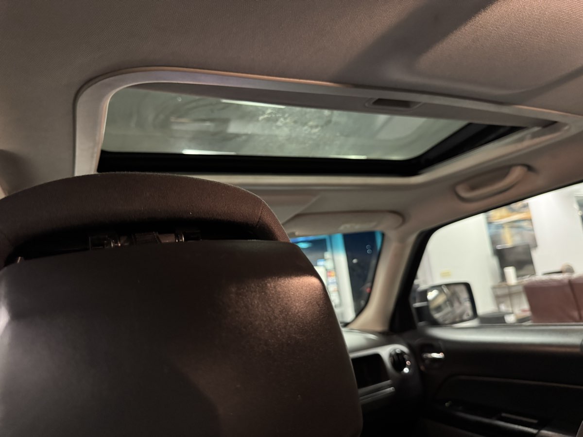 2016 Jeep Patriot Latitude photo 49