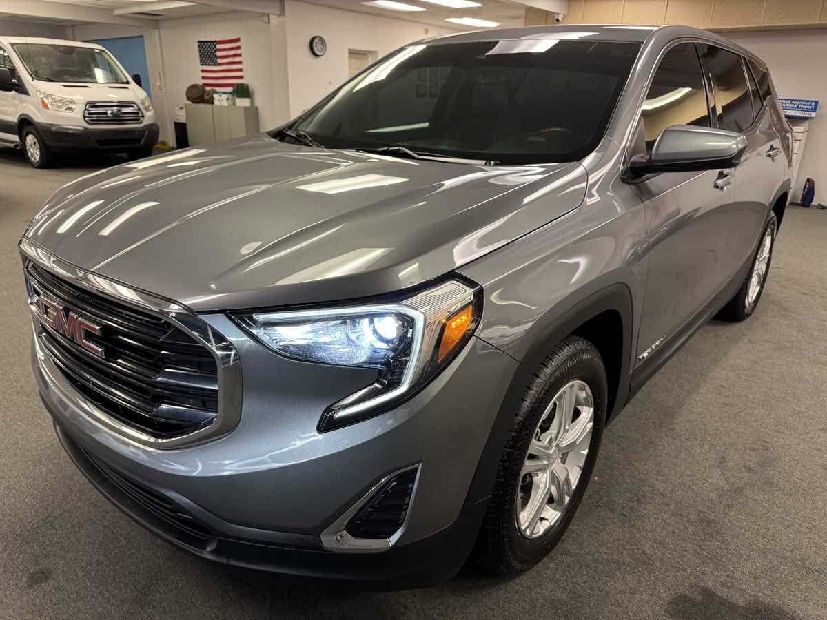2020 Gmc Terrain SLE photo 2