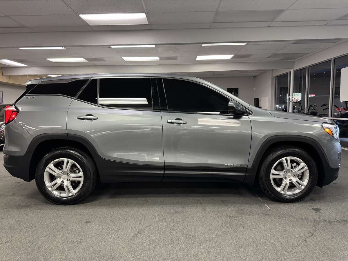 2020 Gmc Terrain SLE photo 12