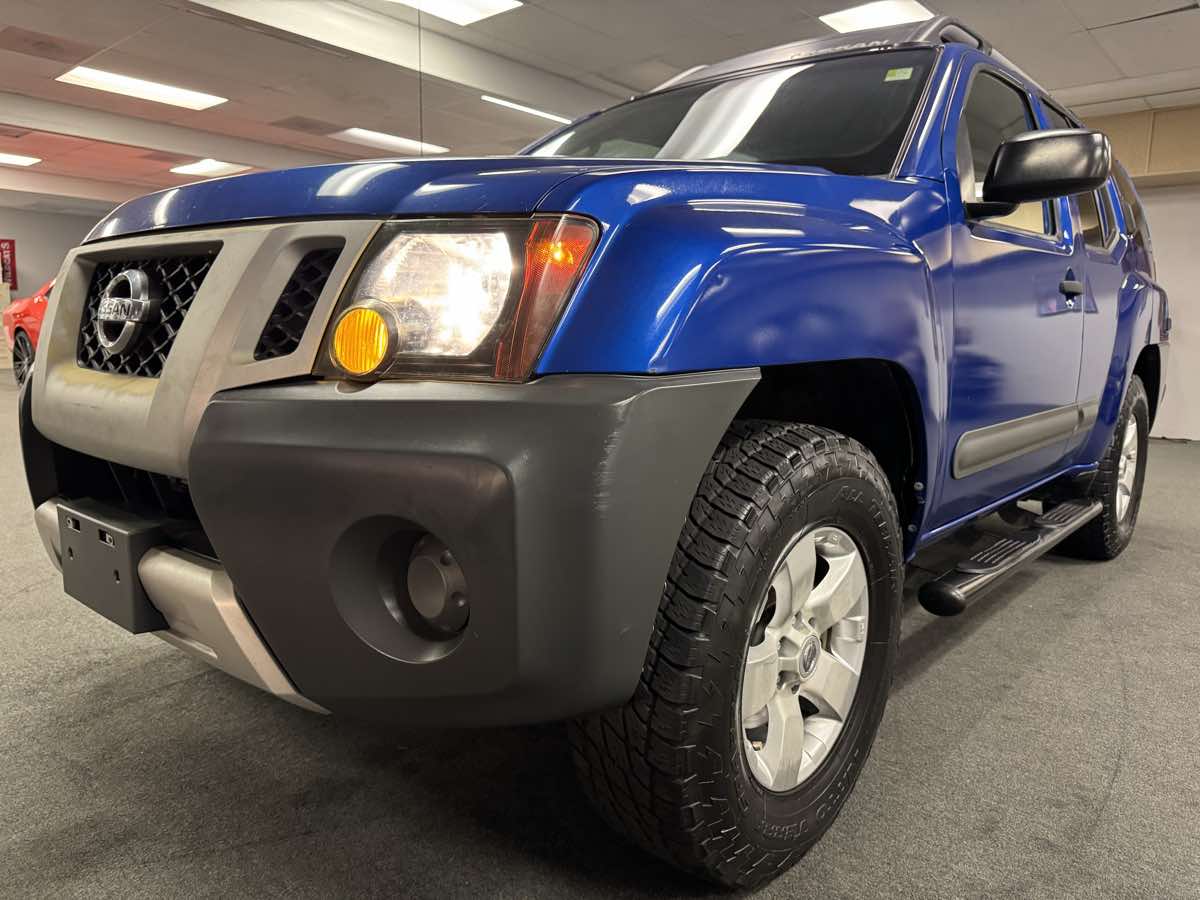 2012 Nissan Xterra S photo 2