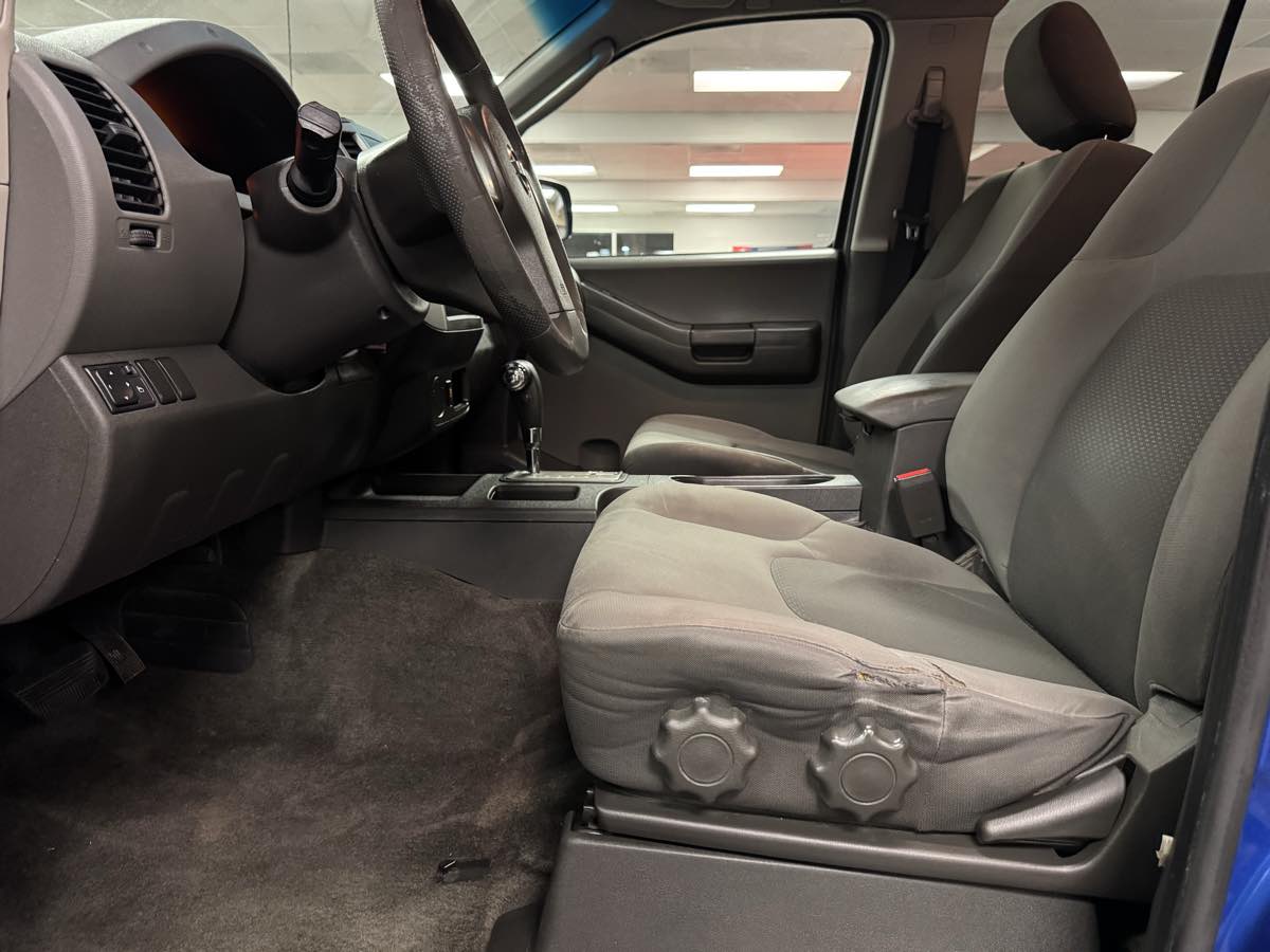 2012 Nissan Xterra S photo 24