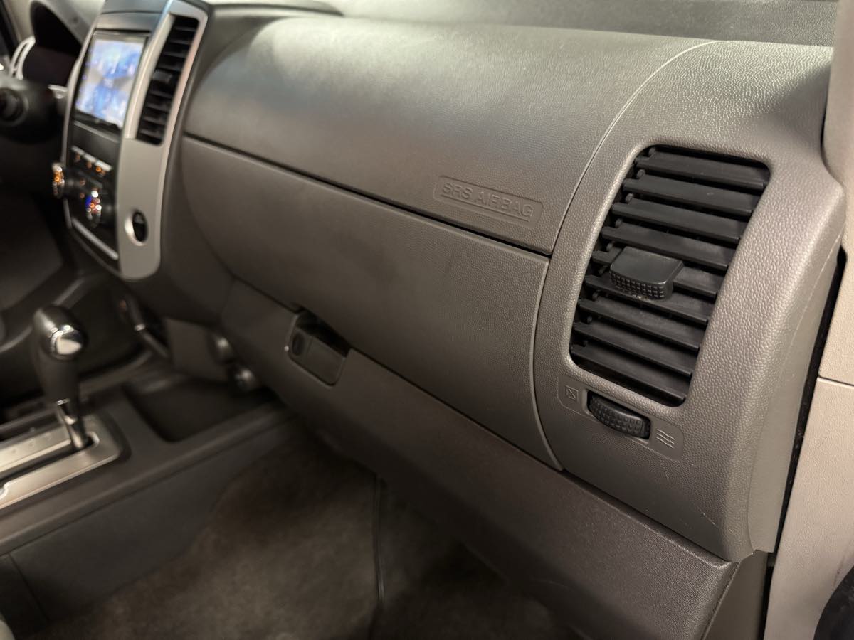 2012 Nissan Xterra S photo 38