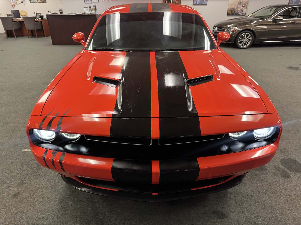 2016 Dodge Challenger SXT photo 6