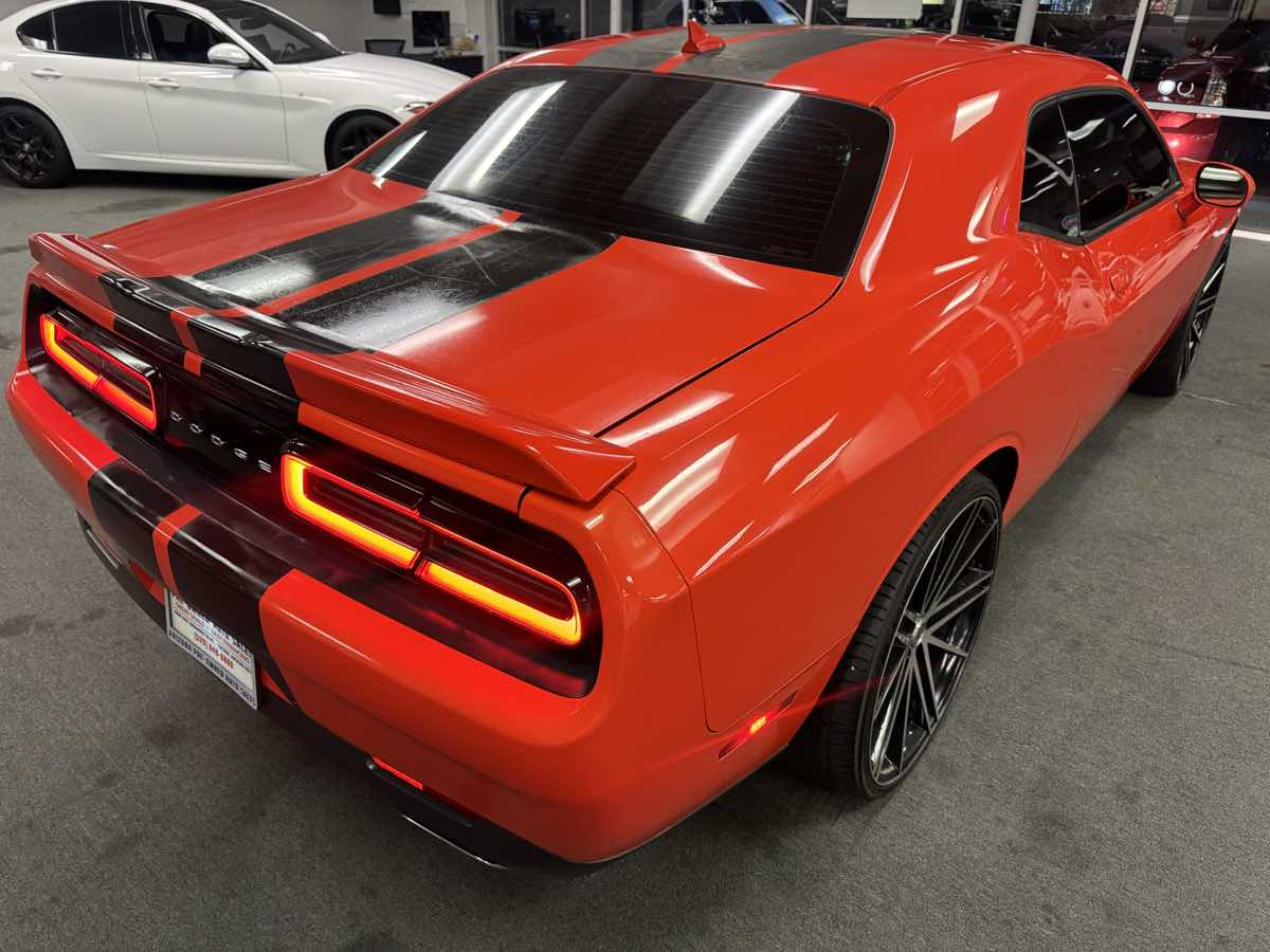 2016 Dodge Challenger SXT photo 14