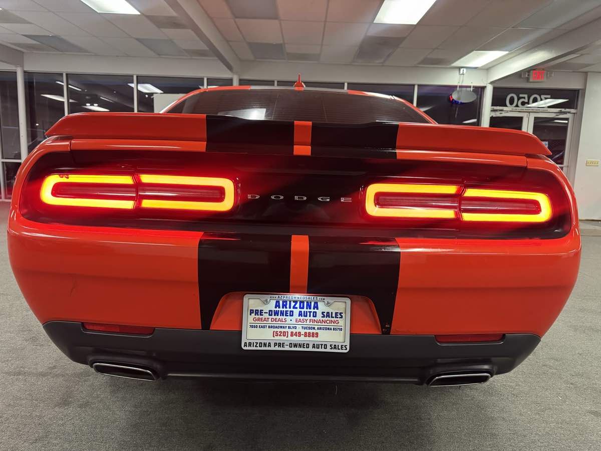 2016 Dodge Challenger SXT photo 16