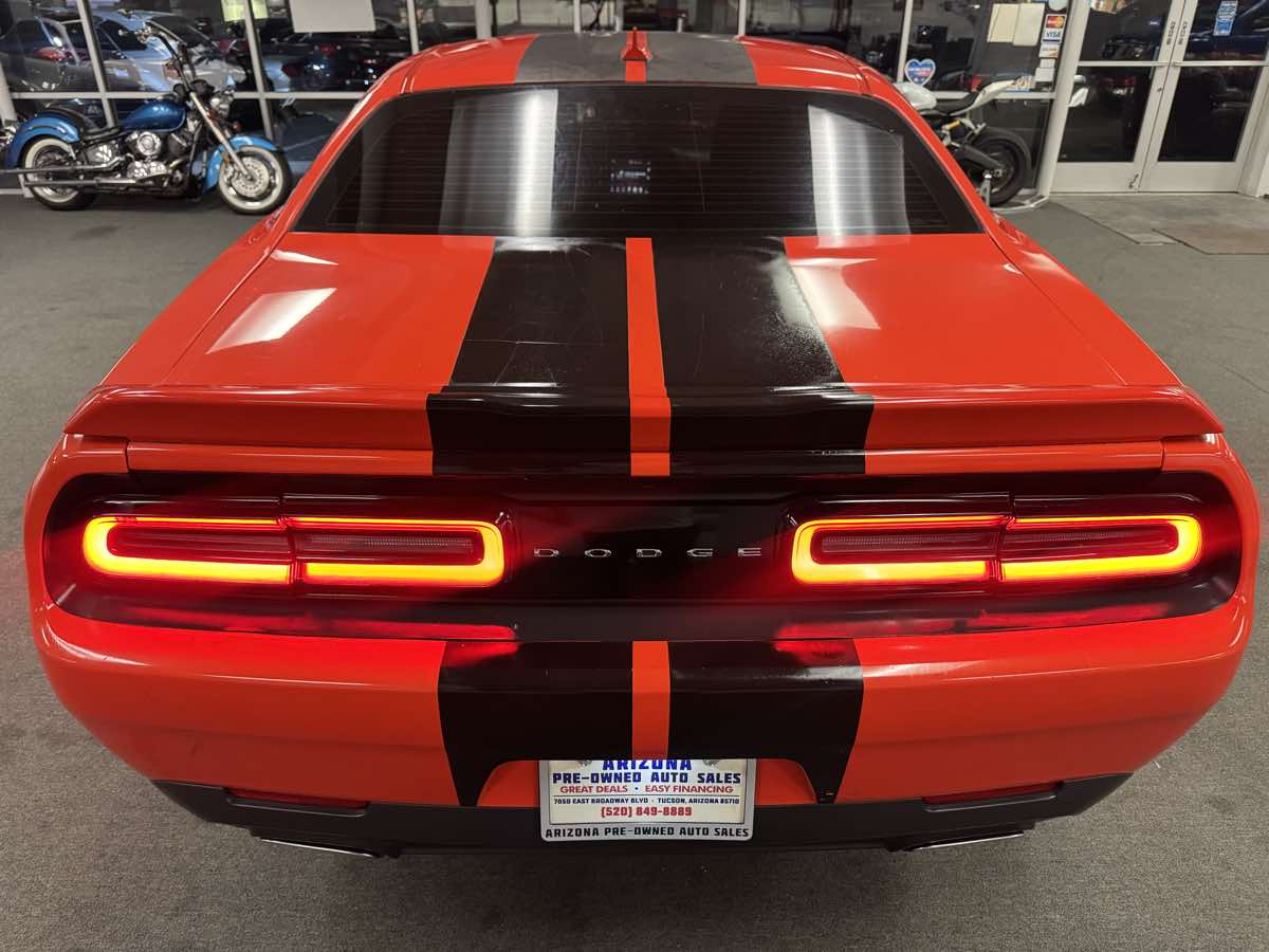 2016 Dodge Challenger SXT photo 17