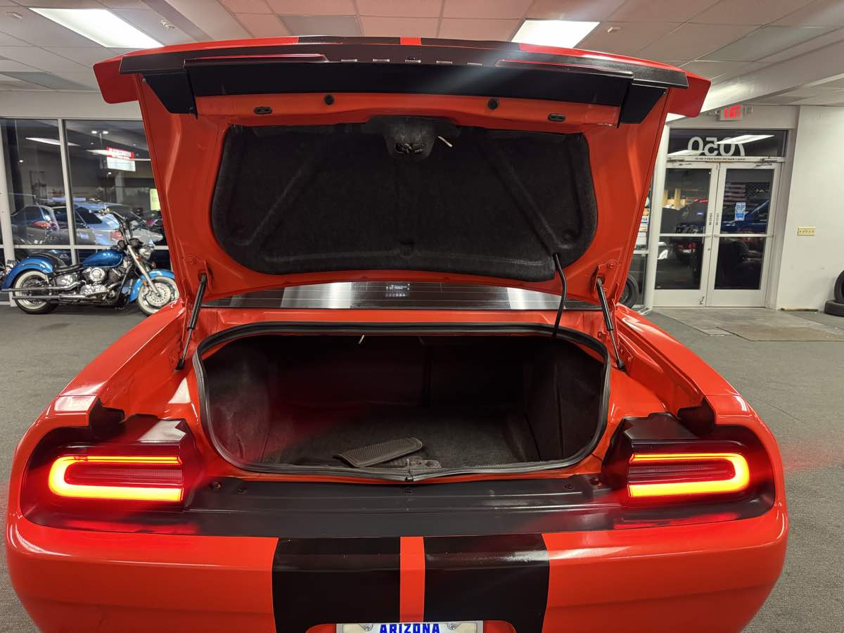 2016 Dodge Challenger SXT photo 20
