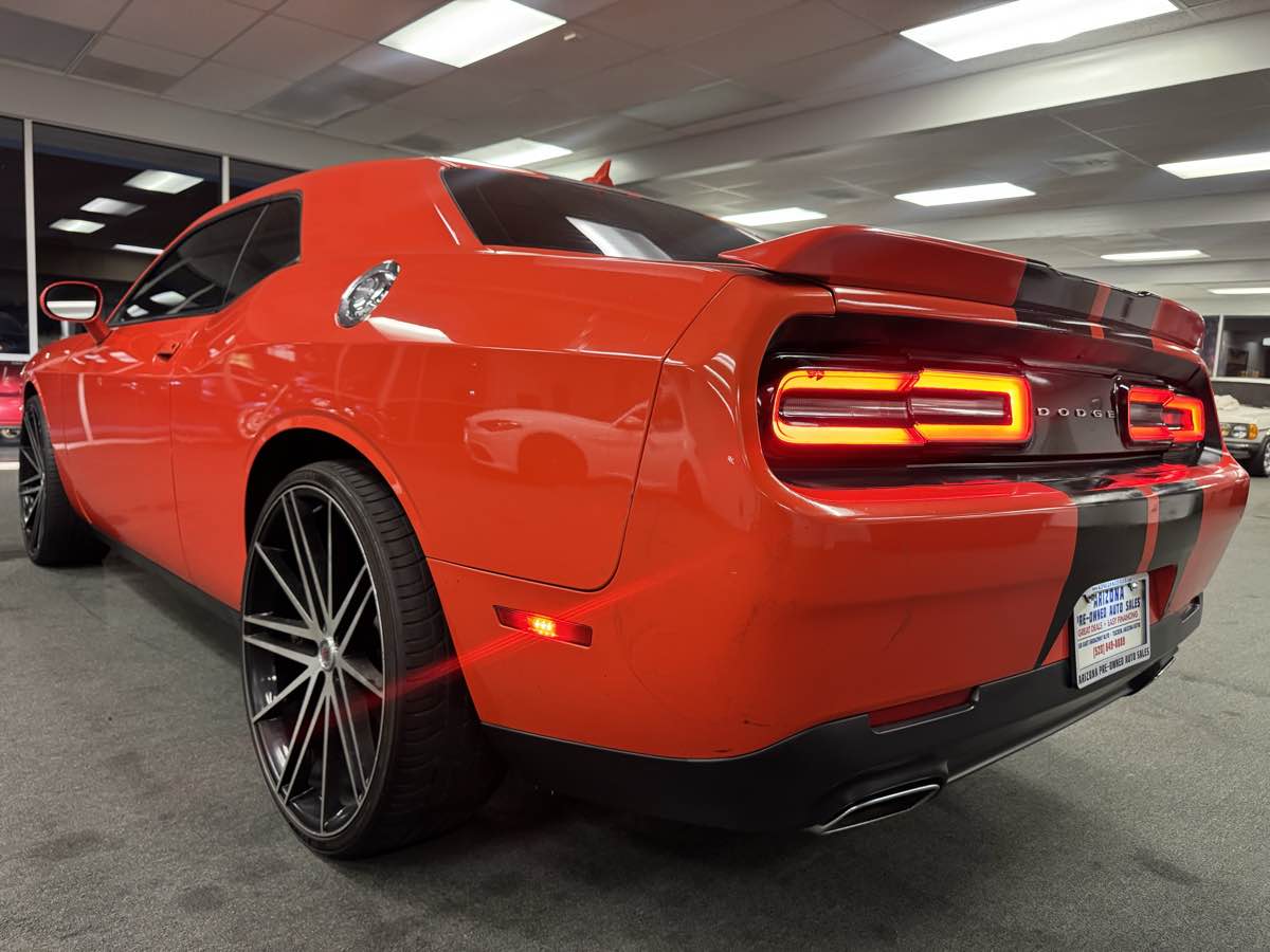 2016 Dodge Challenger SXT photo 23