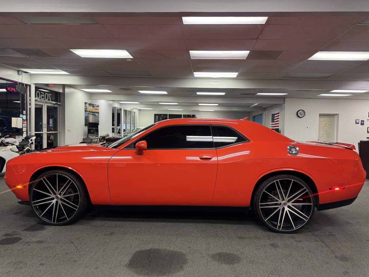 2016 Dodge Challenger SXT photo 26