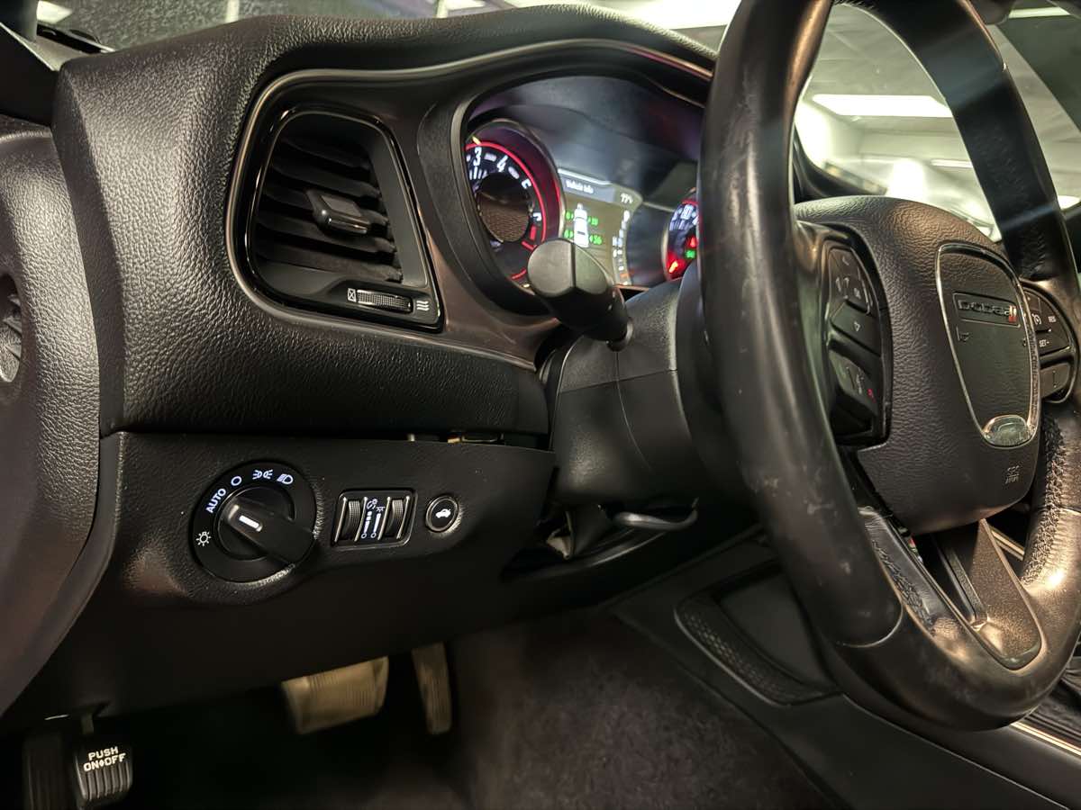 2016 Dodge Challenger SXT photo 31