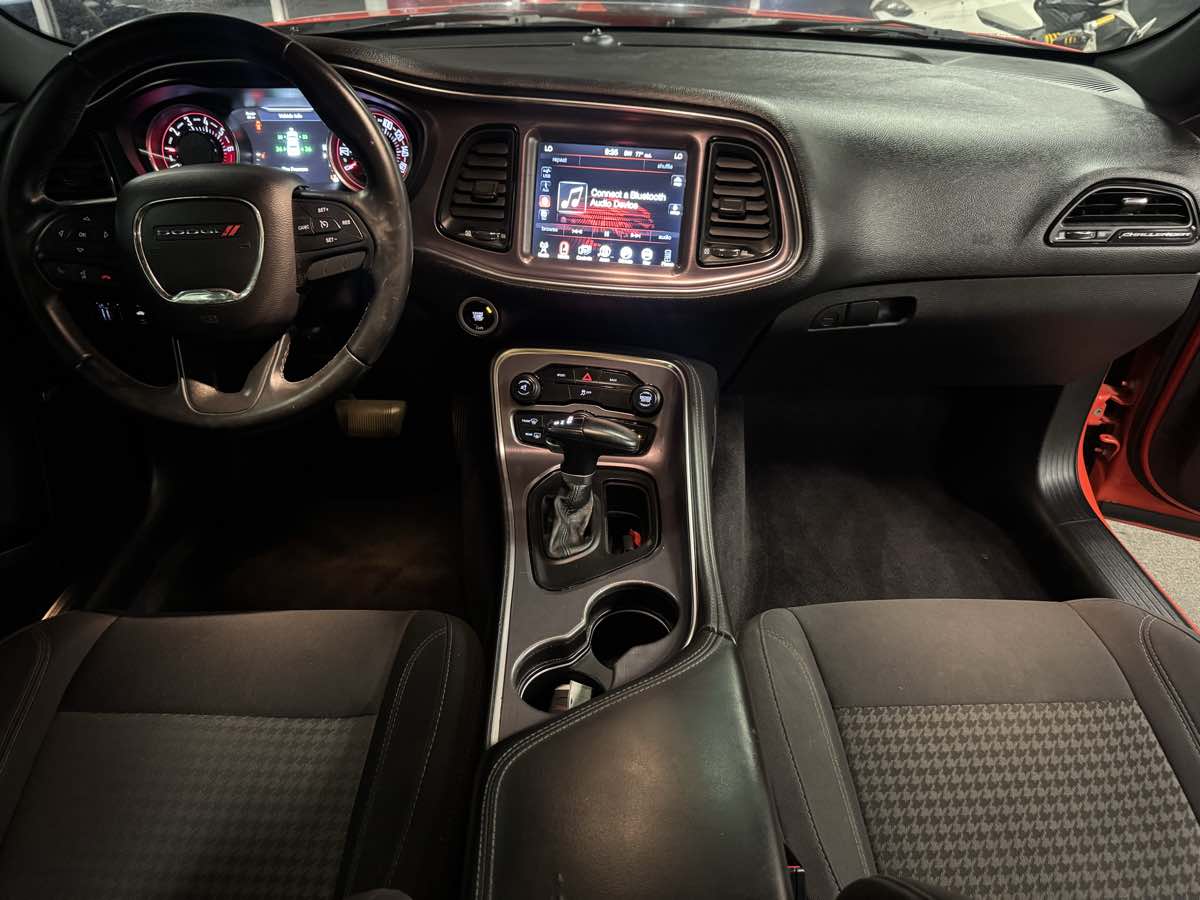 2016 Dodge Challenger SXT photo 35
