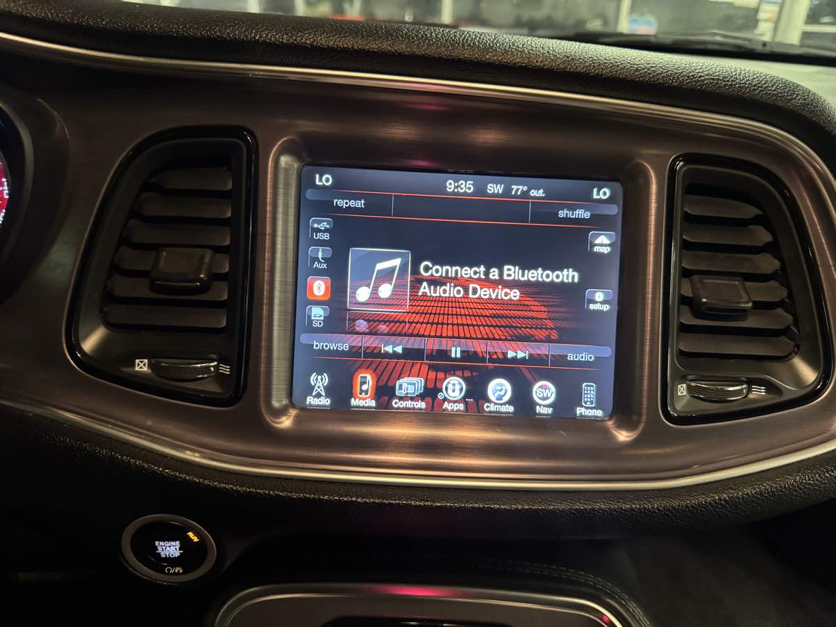 2016 Dodge Challenger SXT photo 37