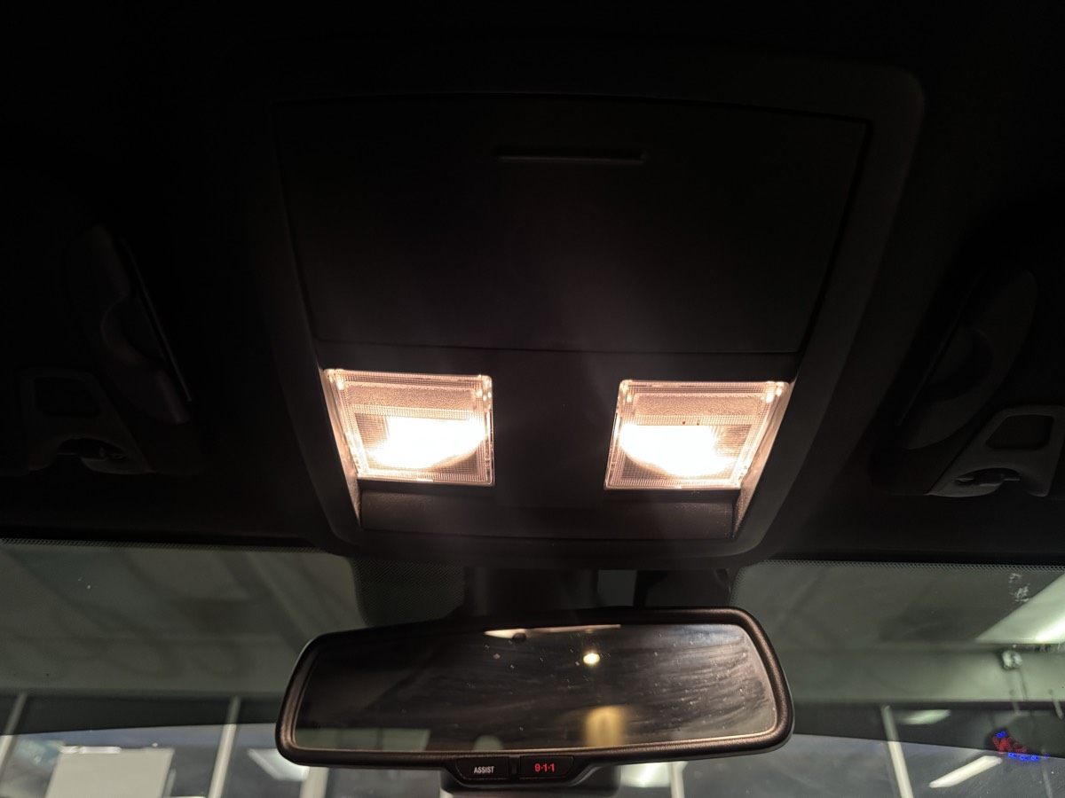 2016 Dodge Challenger SXT photo 39