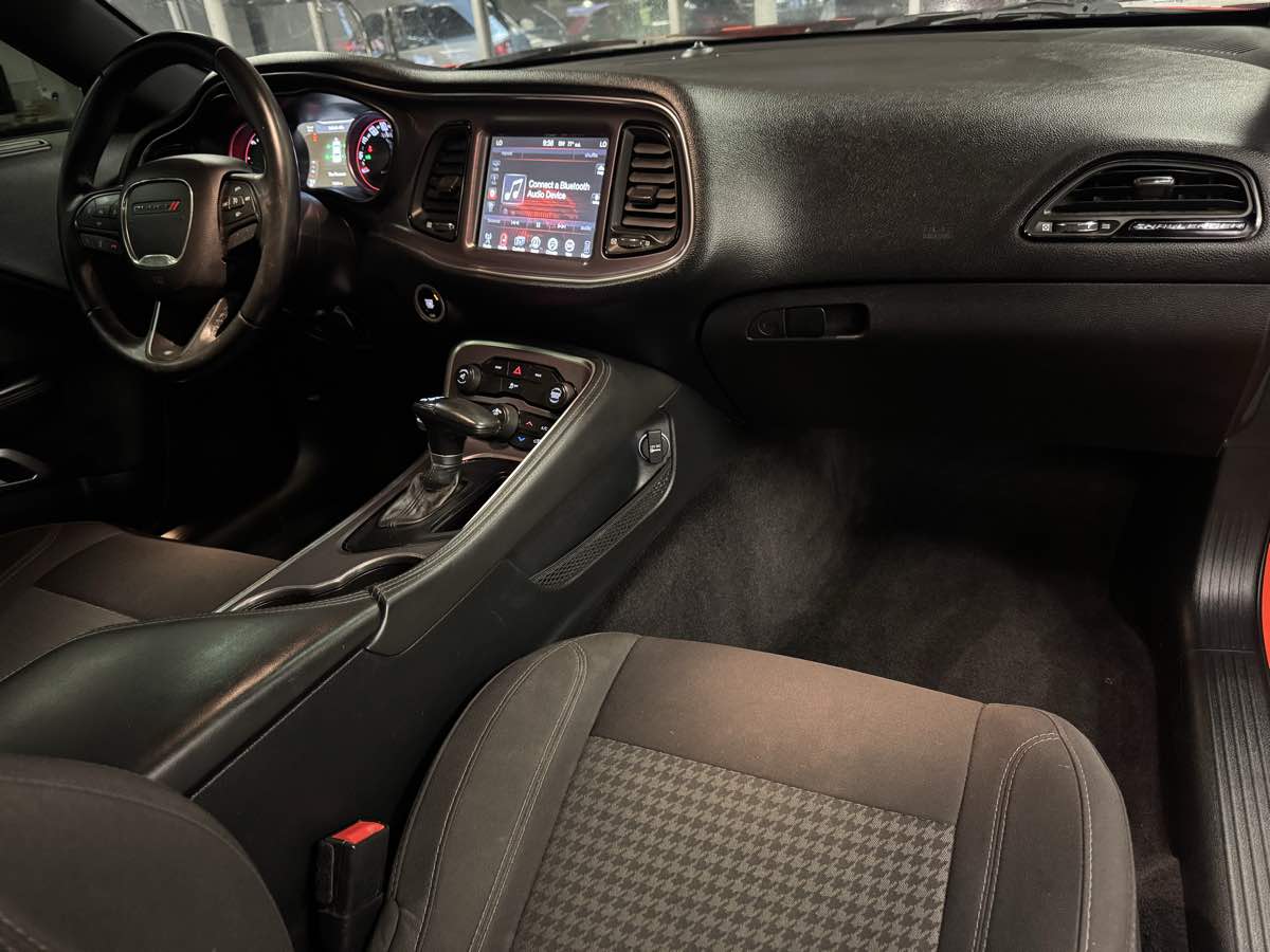 2016 Dodge Challenger SXT photo 40