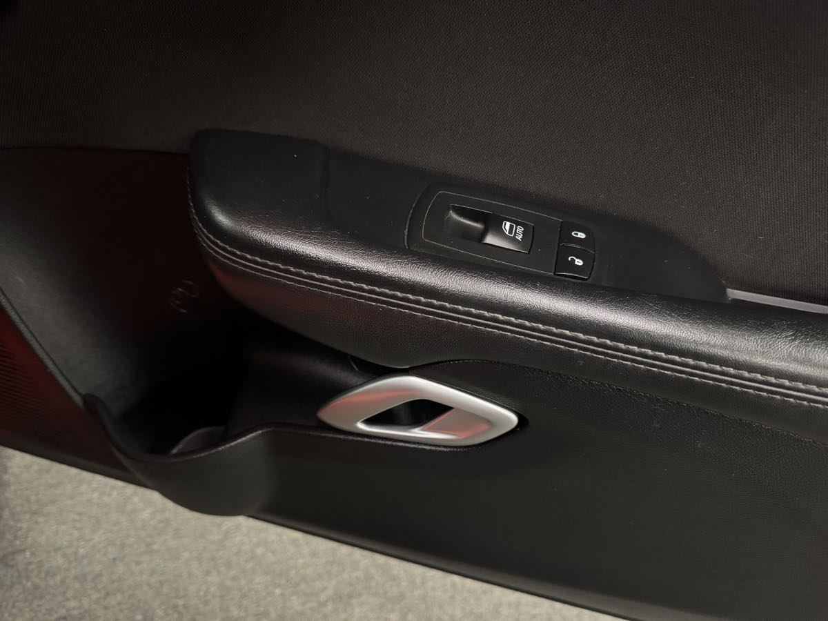 2016 Dodge Challenger SXT photo 43