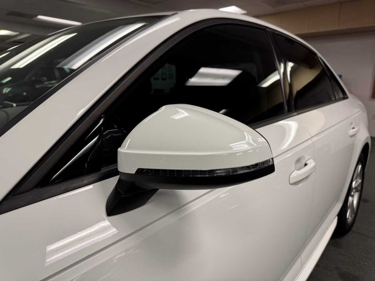 2018 Audi A4 Premium photo 4