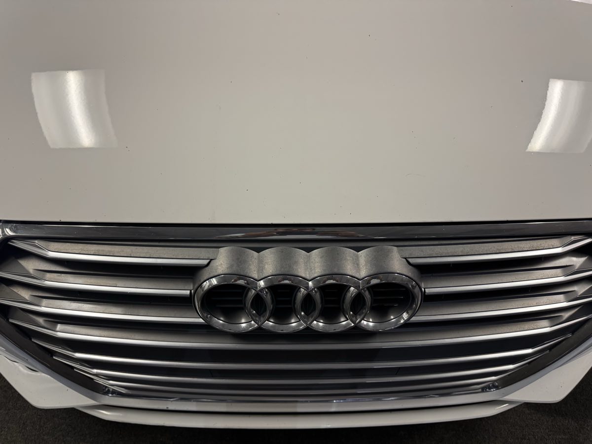 2018 Audi A4 Premium photo 7